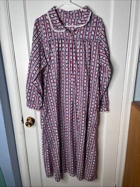Lanz of Salzburg Pajamas Large Nightgown Flannel Christmas Tree Ditzy Floral L
